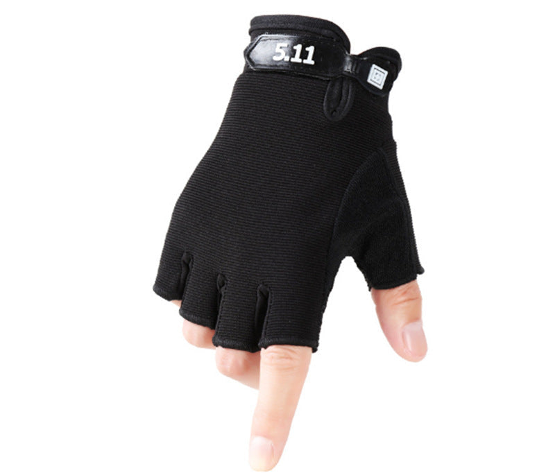 Cycling and general sports/fitness gloves for men and women, featuring non-slip material.
